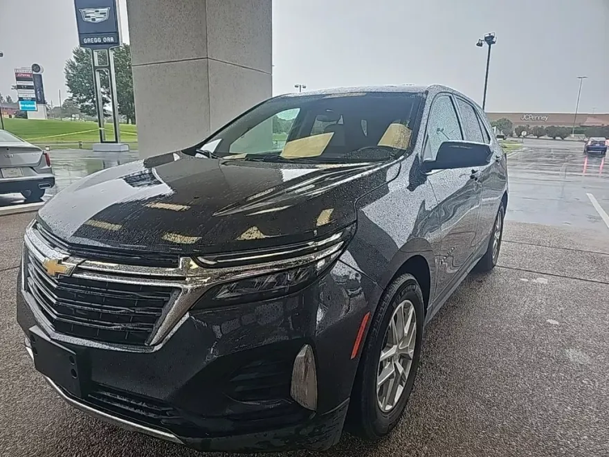 2023 Chevrolet Equinox LT photo 1