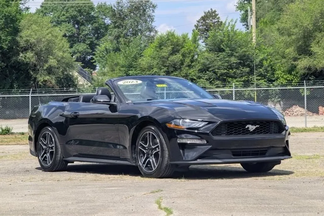 2023 Ford Mustang EcoBoost Premium photo 1