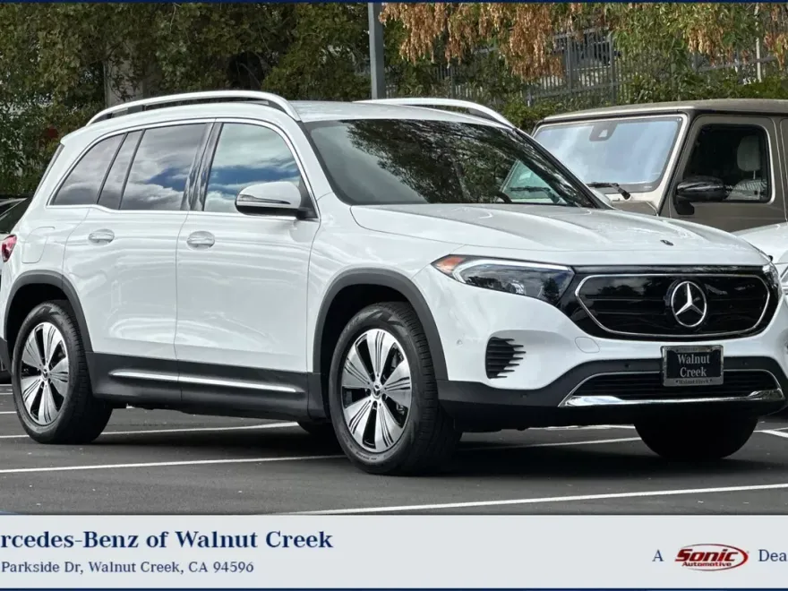 2023 Mercedes Benz EQB 300 4MATIC photo 1
