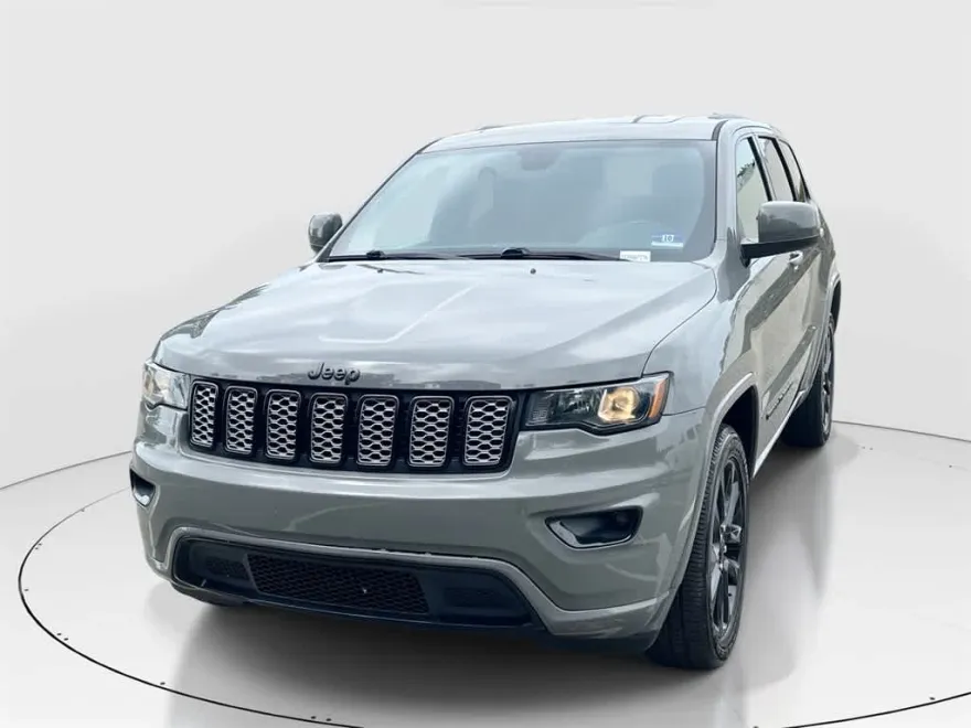2020 Jeep Grand Cherokee Altitude photo 1