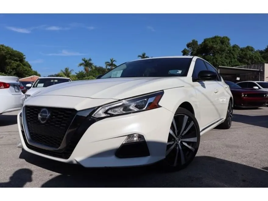 2020 Nissan Altima 2.5 SR photo 1