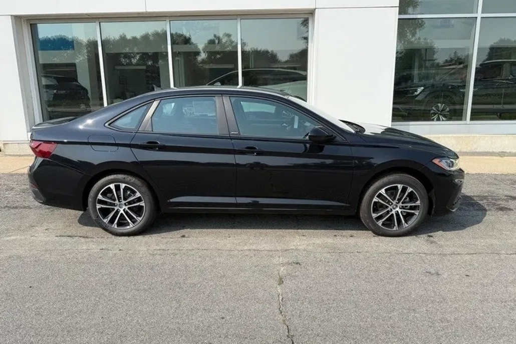 2025 Volkswagen Jetta 1.5T Sport photo 1