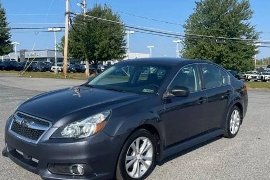 2014 Subaru Legacy 2.5i photo 1