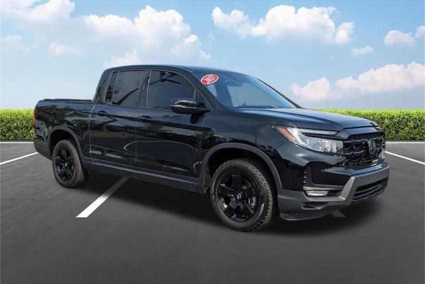 2025 Honda Ridgeline Black Edition photo 1