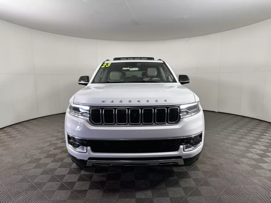 2023 Jeep Wagoneer L Series III photo 1