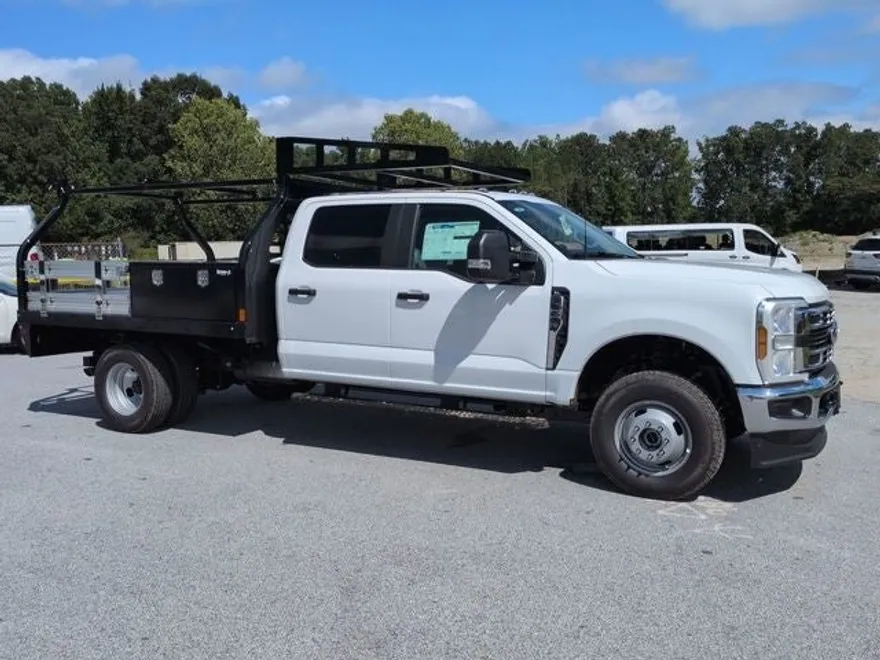 2025 Ford F-350 photo 1
