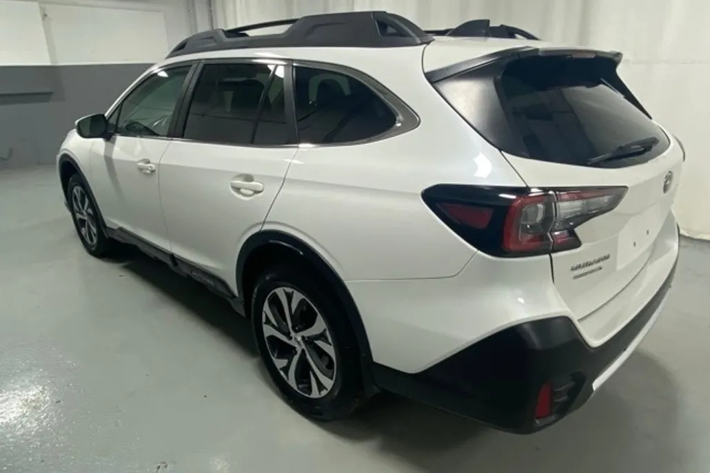 2020 Subaru Outback Limited photo 1