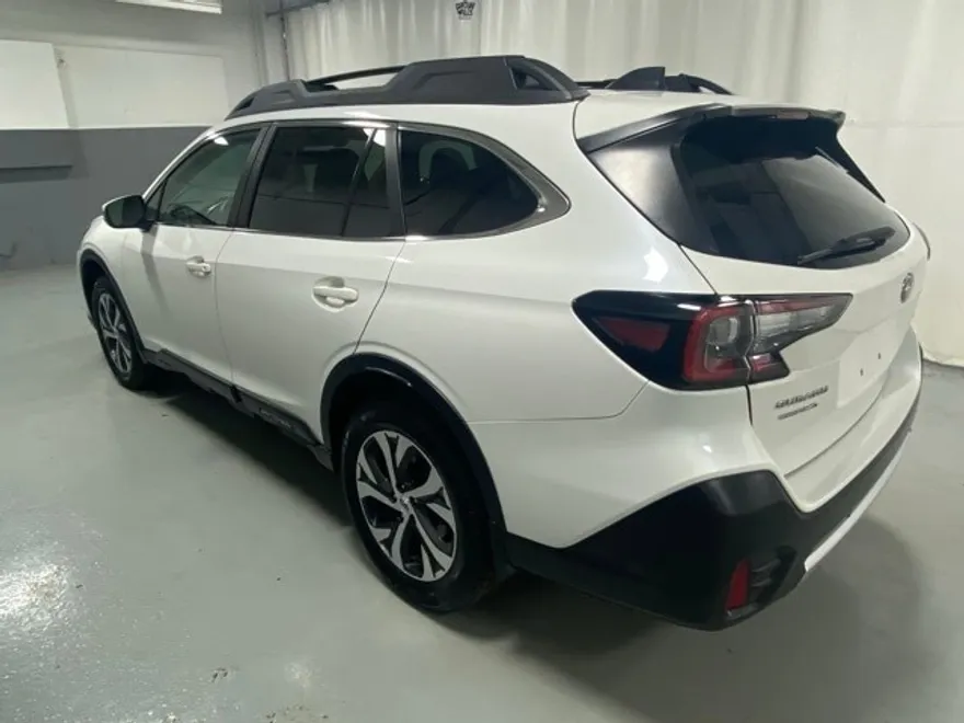 2020 Subaru Outback Limited photo 1