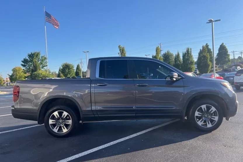 2019 Honda Ridgeline RTL-T photo 1