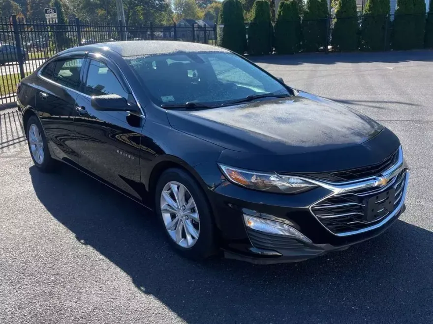2019 Chevrolet Malibu 1LT photo 1
