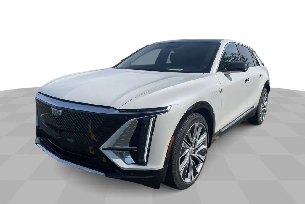 2024 Cadillac Lyriq Luxury photo 1