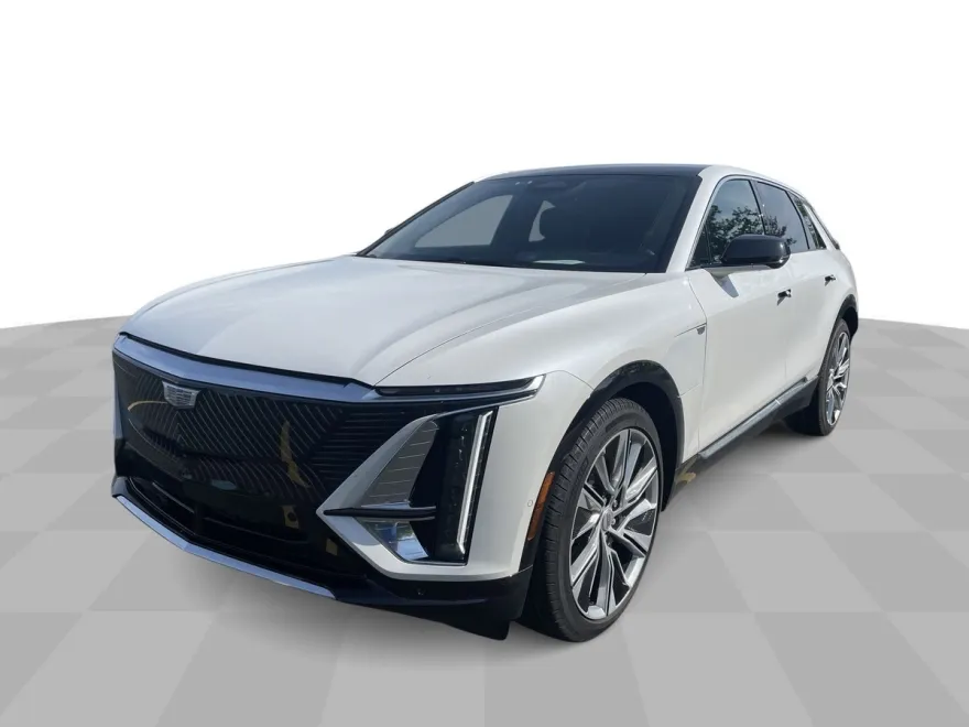 2024 Cadillac Lyriq Luxury photo 1