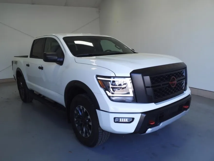 2024 Nissan Titan PRO-4X photo 1