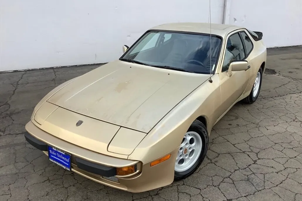 1983 Porsche 944 photo 1