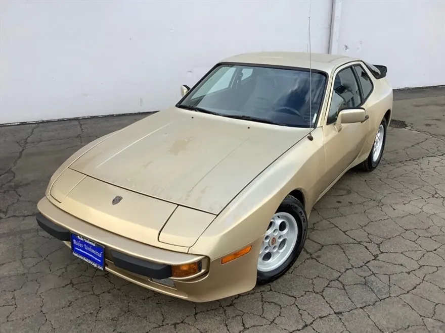 1983 Porsche 944 photo 1