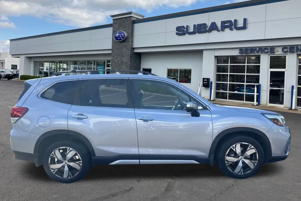 2019 Subaru Forester Touring photo 1