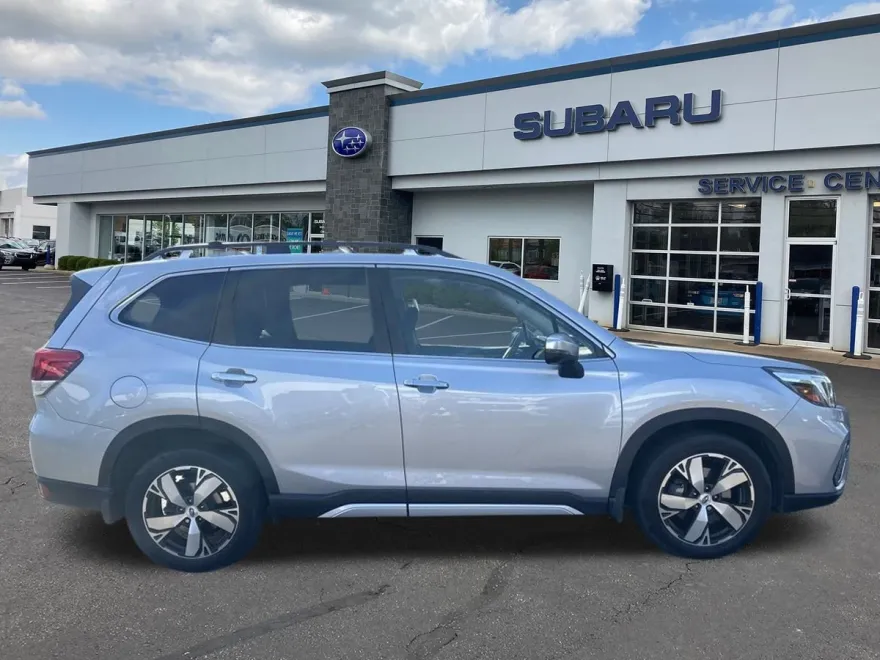 2019 Subaru Forester Touring photo 1