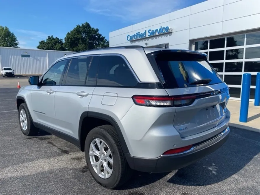 2023 Jeep Grand Cherokee Limited photo 1