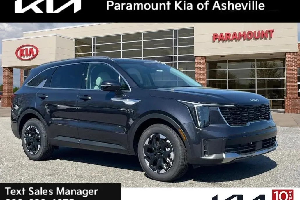 2025 Kia Sorento S photo 1