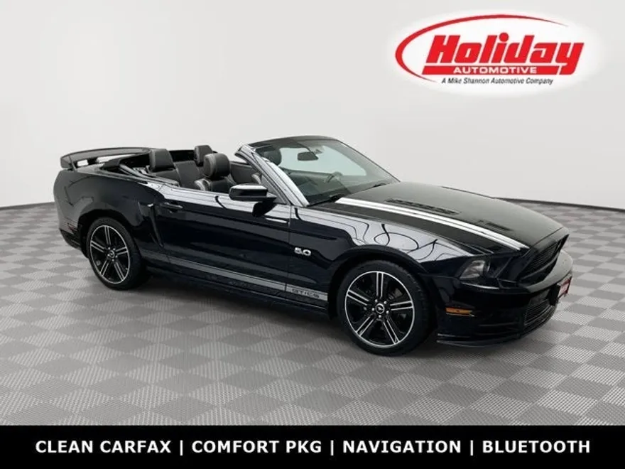 2013 Ford Mustang GT Premium photo 1