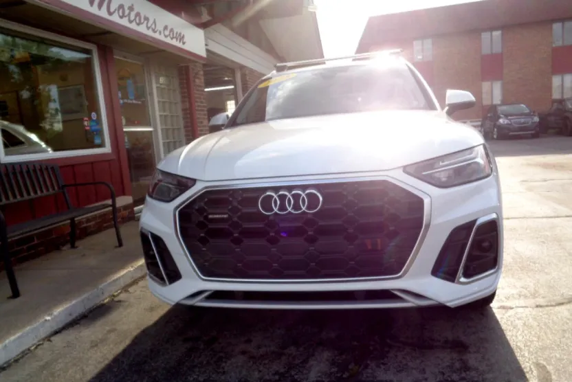 2023 Audi Q5 S line Premium Plus 45 TFSI photo 1