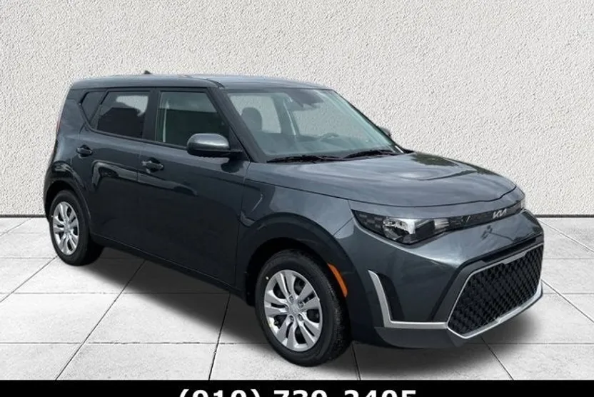 2025 Kia Soul LX photo 1