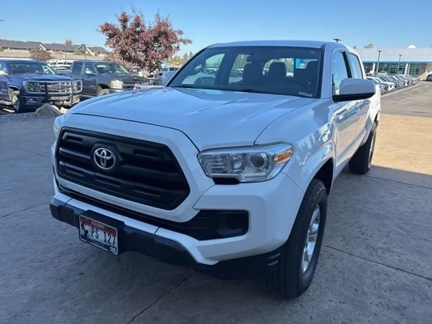 2017 Toyota Tacoma SR photo 1