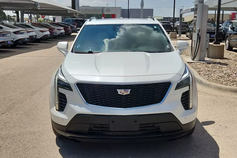 2021 Cadillac XT4 Sport photo 1