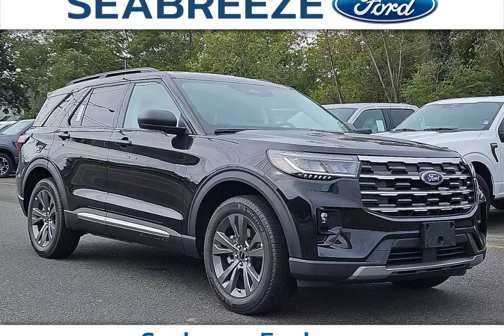 2025 Ford Explorer photo 1