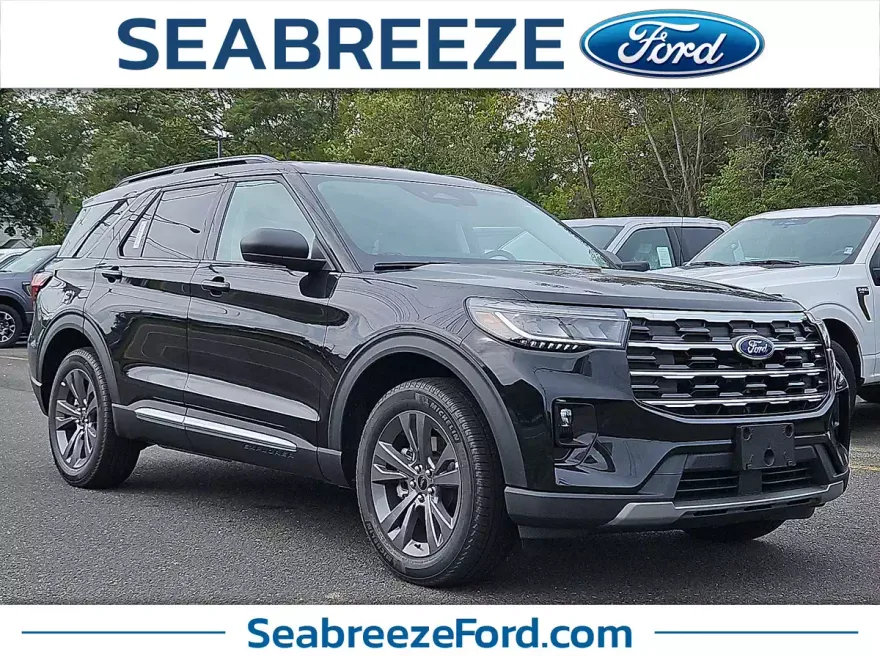 2025 Ford Explorer photo 1