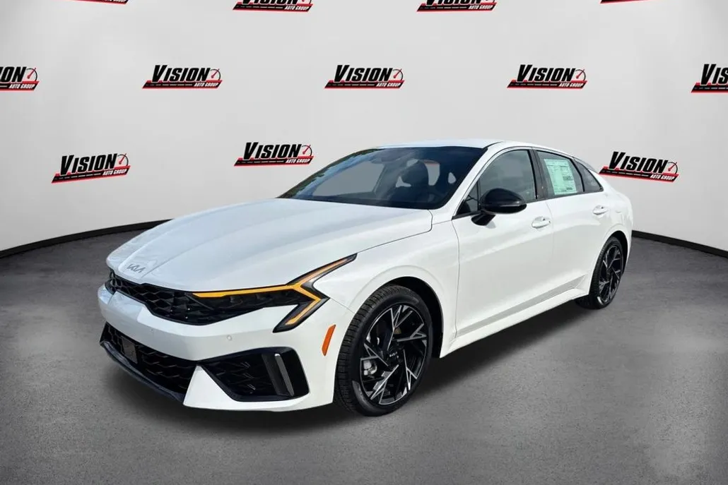 2025 Kia K5 GT-Line photo 1