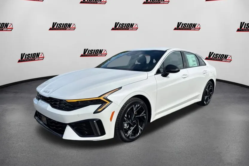 2025 Kia K5 GT-Line photo 1