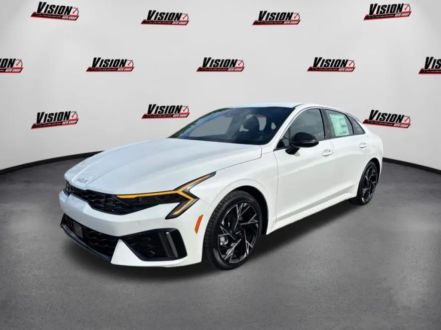 2025 Kia K5 GT-Line photo 1