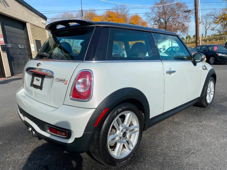 2012 Mini Cooper Hardtop S photo 1