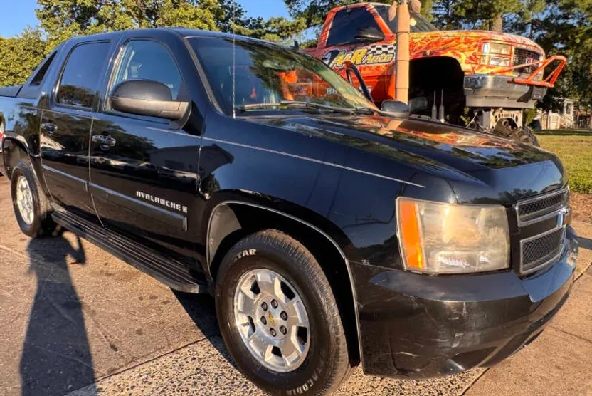 2007 Chevrolet Avalanche LT photo 1
