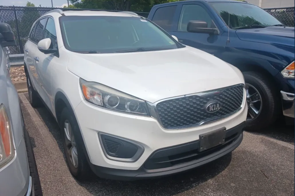 2016 Kia Sorento LX photo 1