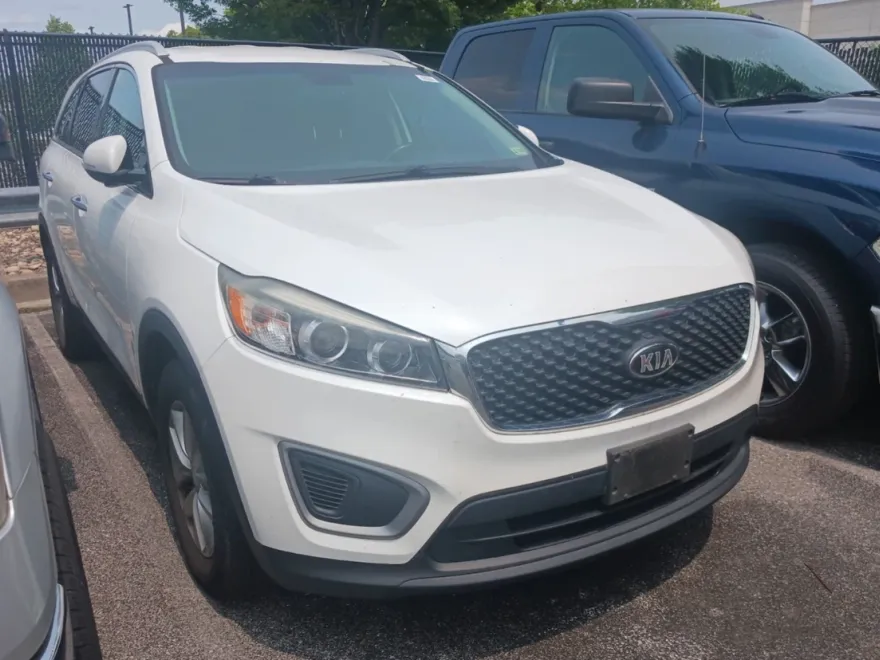 2016 Kia Sorento LX photo 1