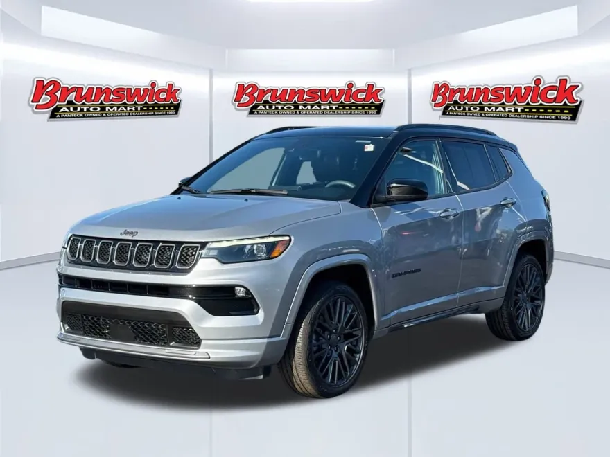 2023 Jeep Compass Limited photo 1