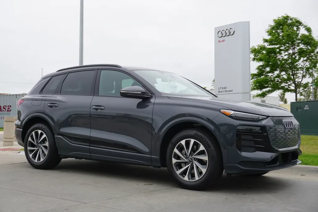 2025 Audi Q6 E-tron Premium Plus photo 1