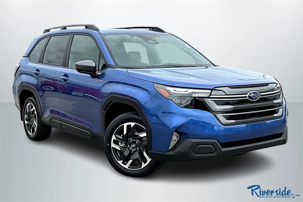 2025 Subaru Forester Premium photo 1