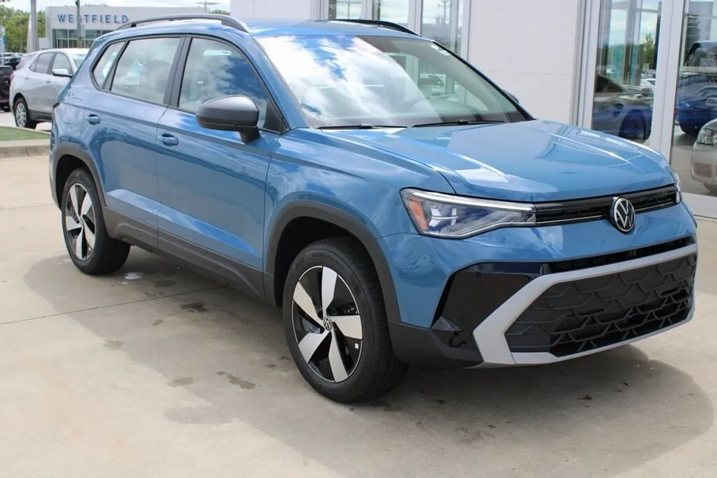 2025 Volkswagen Taos S photo 1