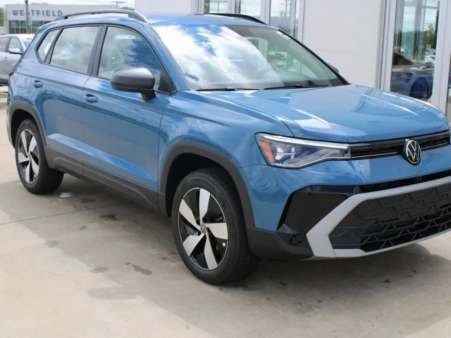 2025 Volkswagen Taos S photo 1
