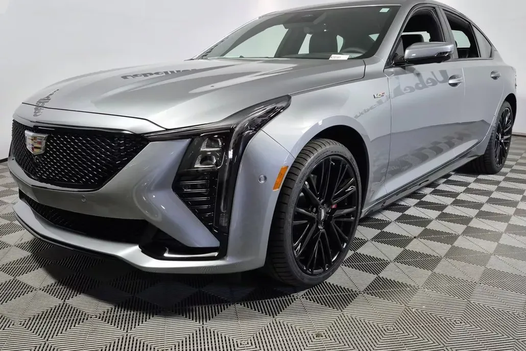 2026 Cadillac CT5 V photo 1
