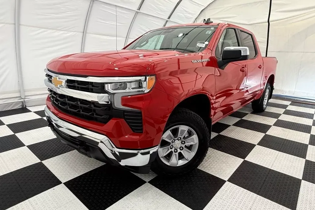2023 Chevrolet Silverado 1500 LT1 photo 1