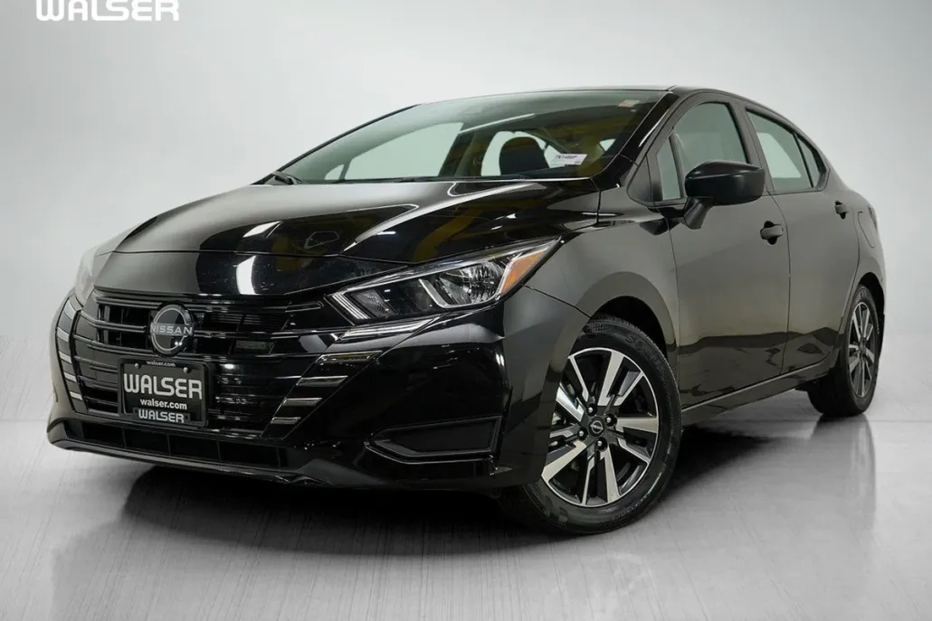 2024 Nissan Versa S photo 1