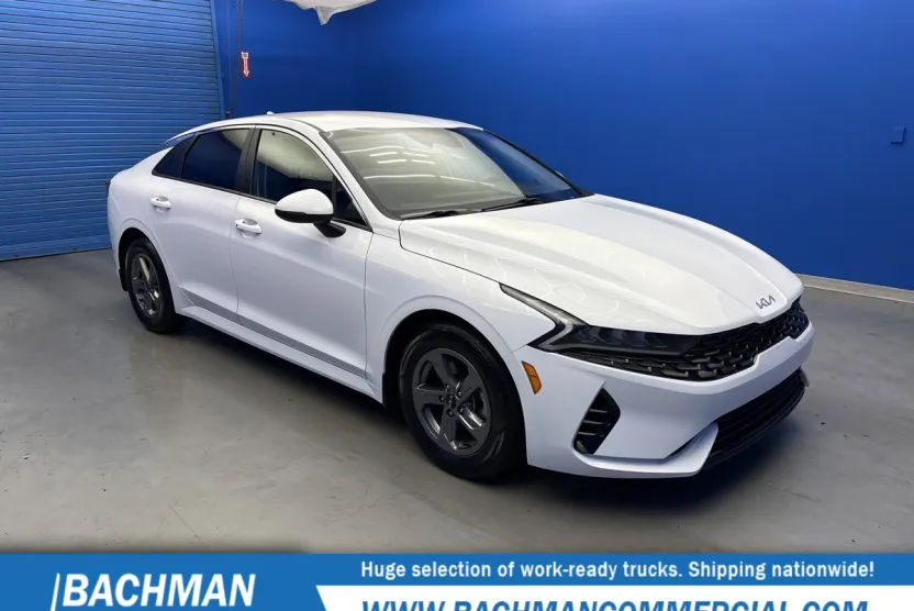 2022 Kia K5 LXS photo 1