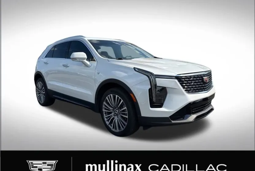2024 Cadillac XT4 Premium Luxury photo 1