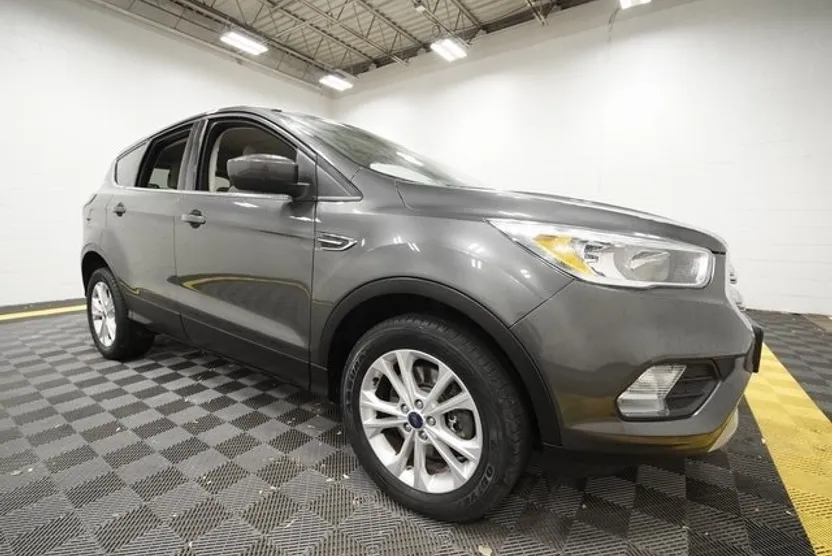 2017 Ford Escape SE photo 1