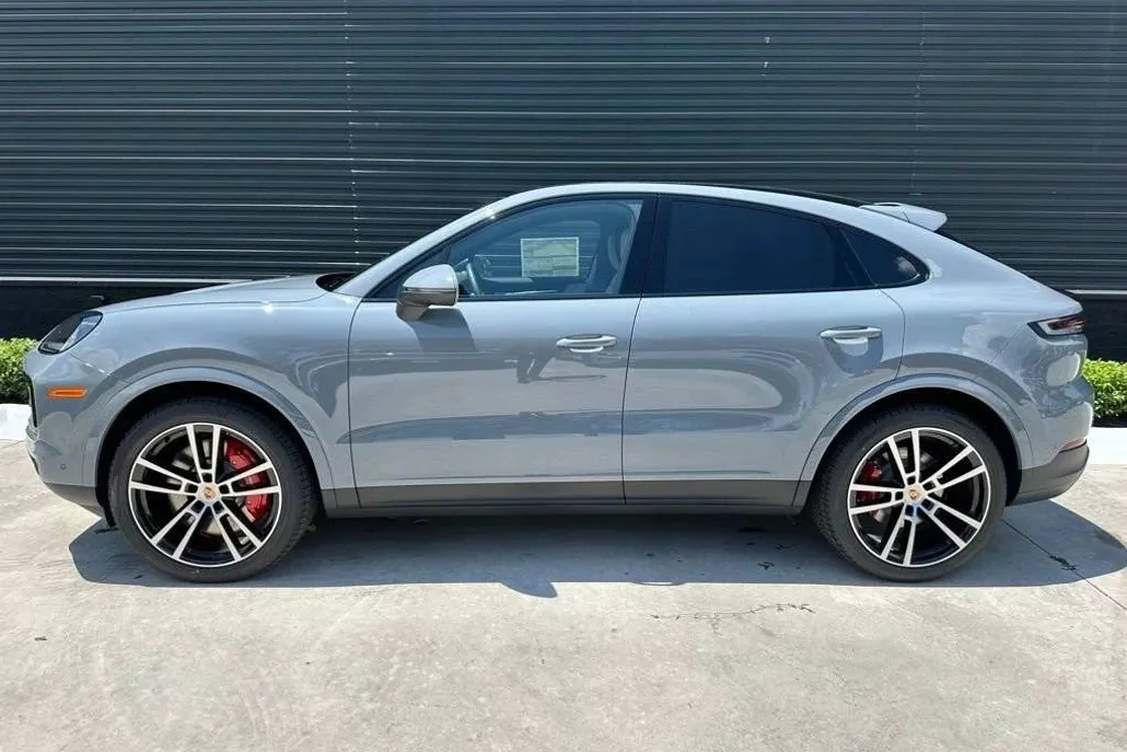 2025 Porsche Cayenne S Coupe photo 1