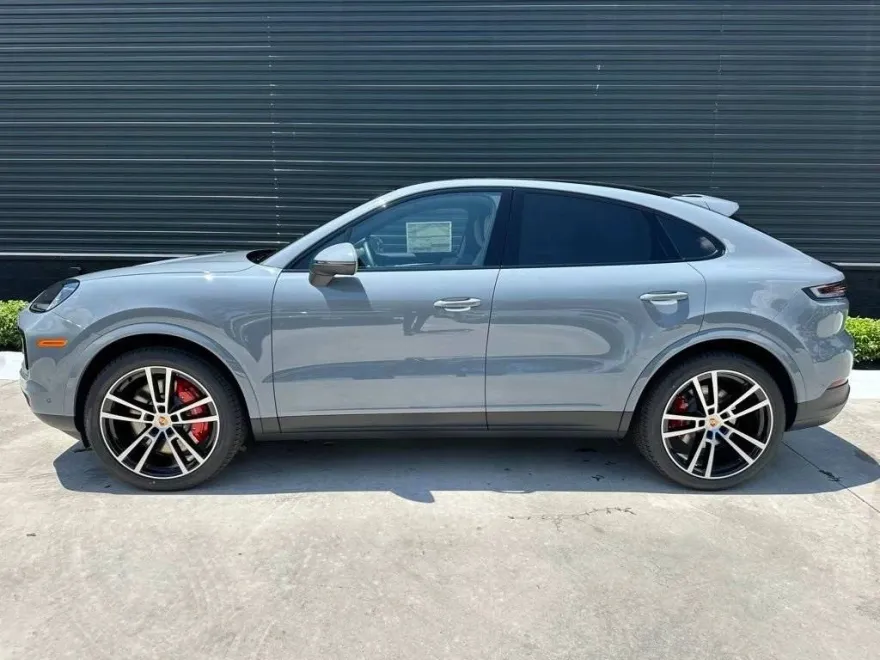 2025 Porsche Cayenne S Coupe photo 1